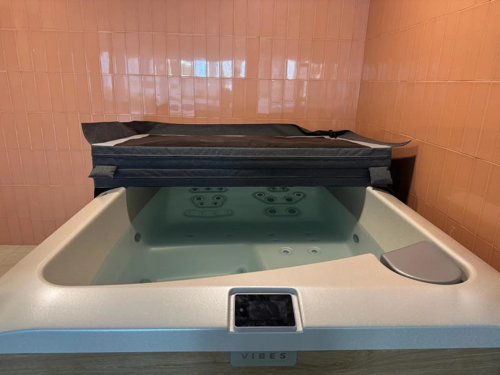 Jacuzzi in de wellnessruimte