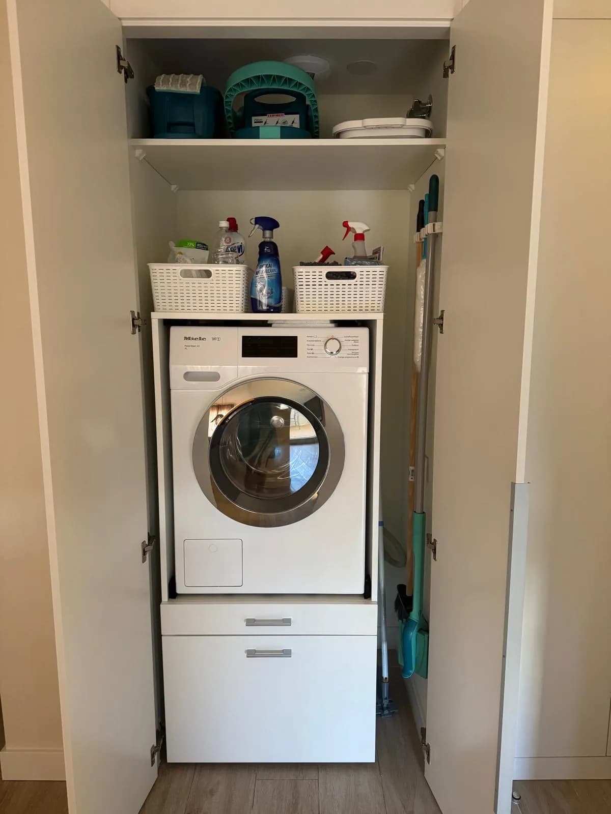 Inbouwkast met wasmachine